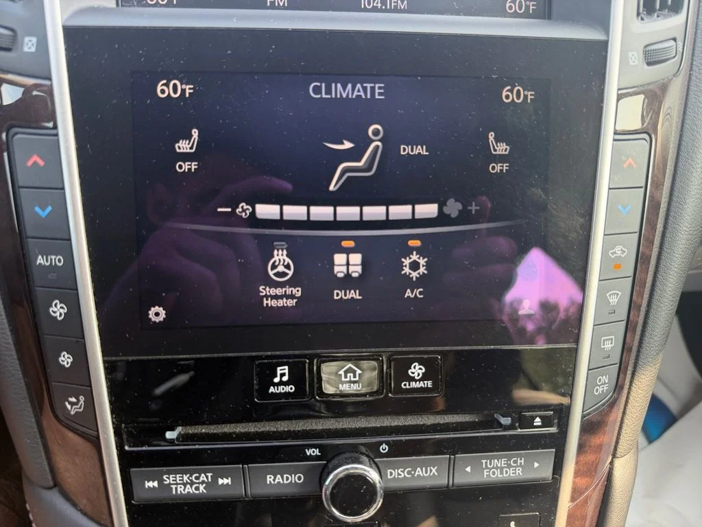 Used 2018 Black INFINITI 3.0t LUXE image 23