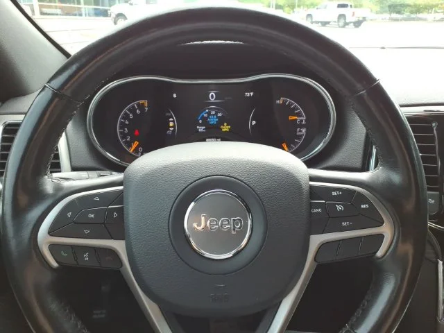 Used 2020 Black Jeep Altitude image 23