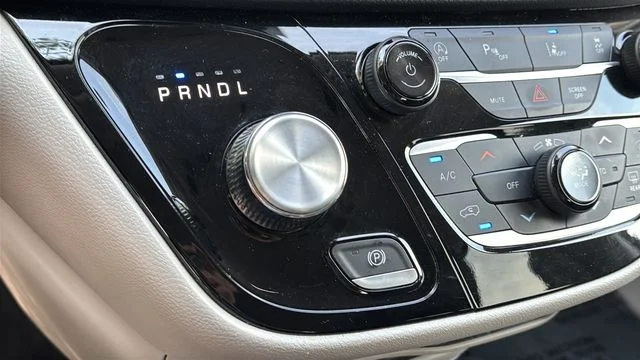 Used 2023 Gray Chrysler Touring L image 29
