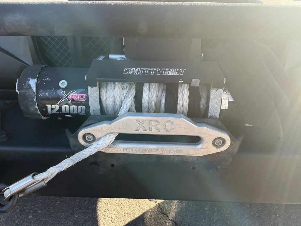 Used 2017 Bright White Clearcoat Jeep Sport image 18