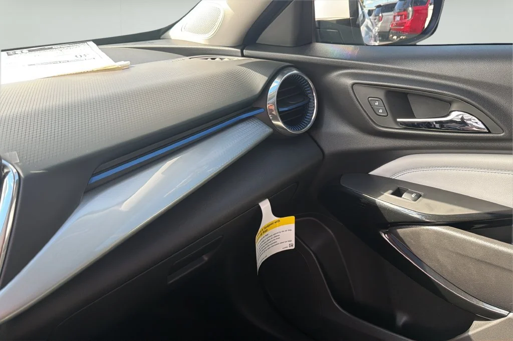 New 2026 Summit White Chevrolet LT image 27