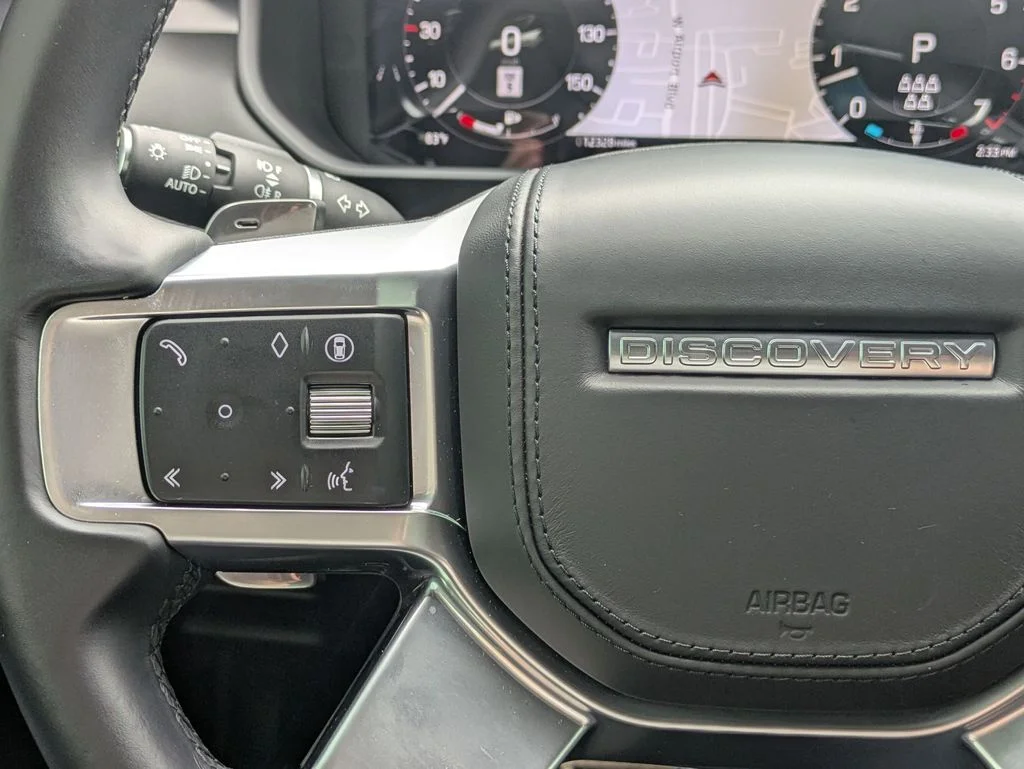 Used 2025 White Land Rover Metropolitan Edition image 15