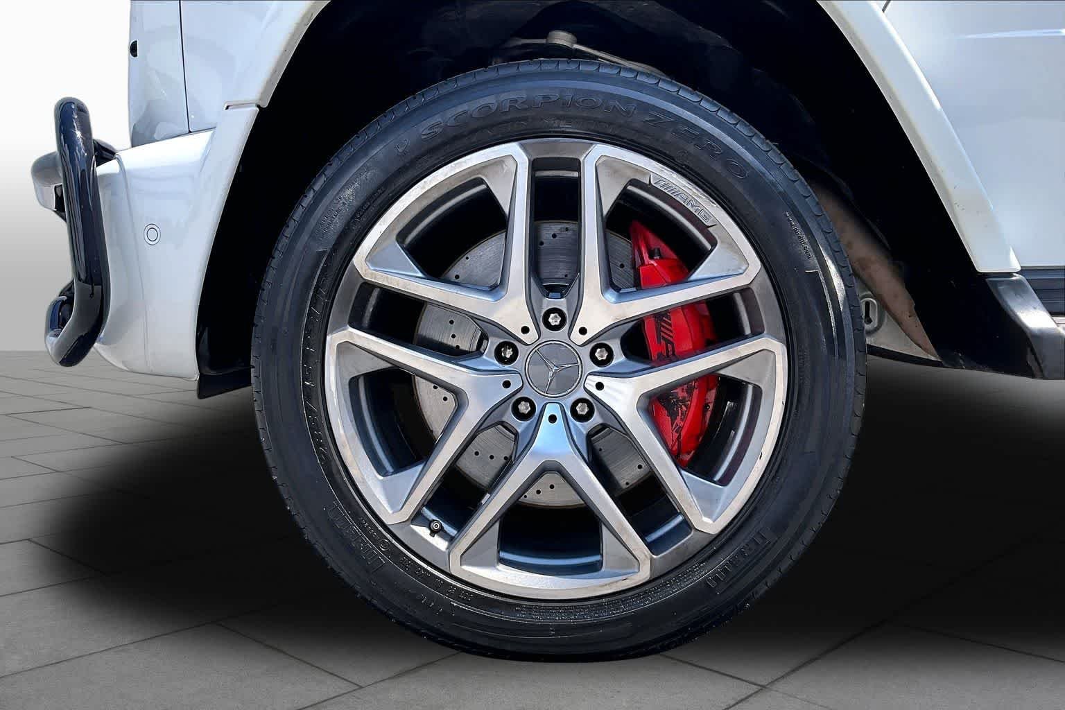 Used 2023 MANUFAKTUR Moonlight White Metallic Mercedes-Benz AMG® G 63 image 11