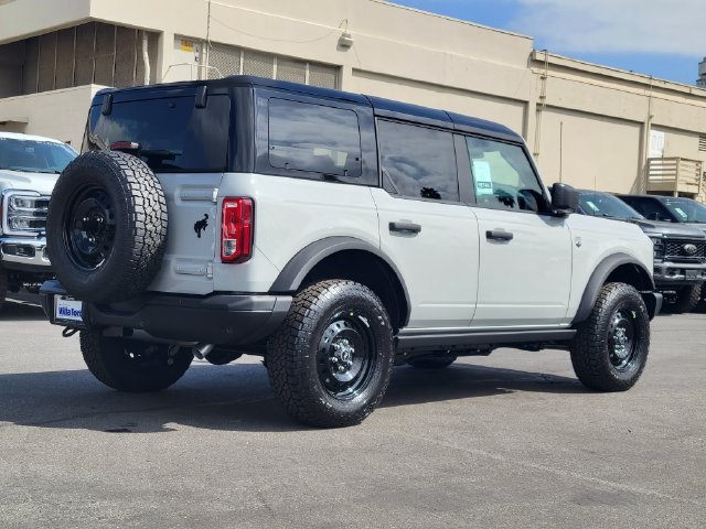 New 2026 White Ford BIG BEND 4 DOOR image 2