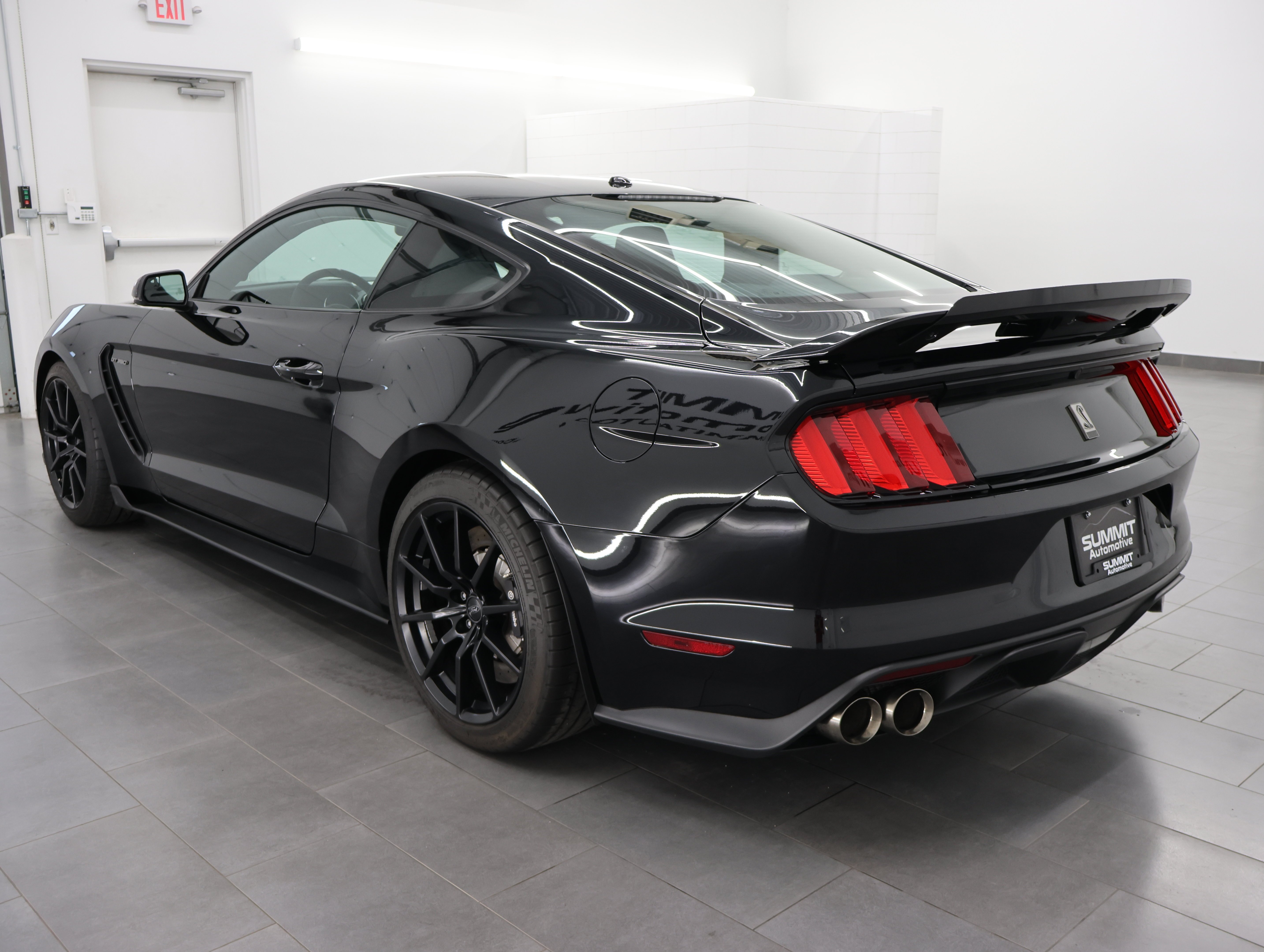 Used 2018 Shadow Black Ford GT350: GT350-ELECTRONICS-6 SPEED MANUAL-NAV-RECAOR SEATS-NEW TIRES image 6
