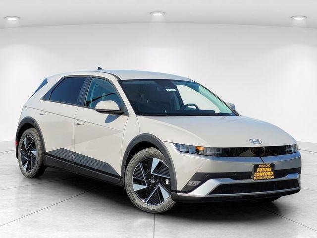 New 2026 Gray Hyundai SEL image 1