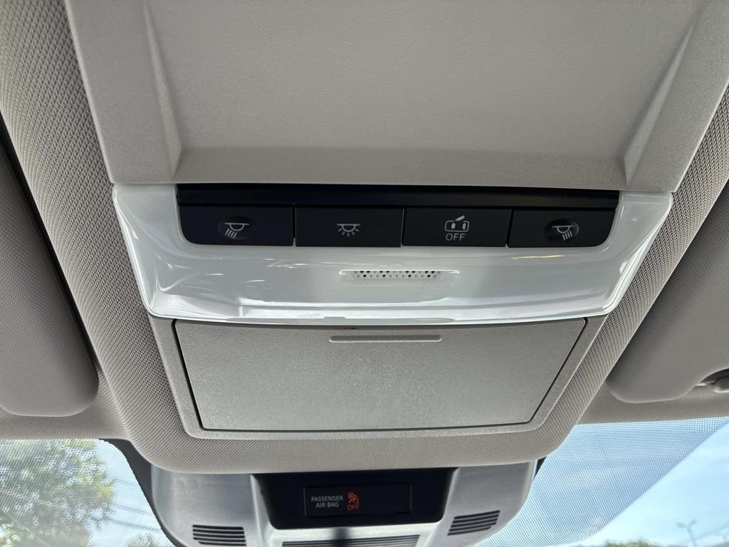 Used 2023 Gray Nissan S image 33