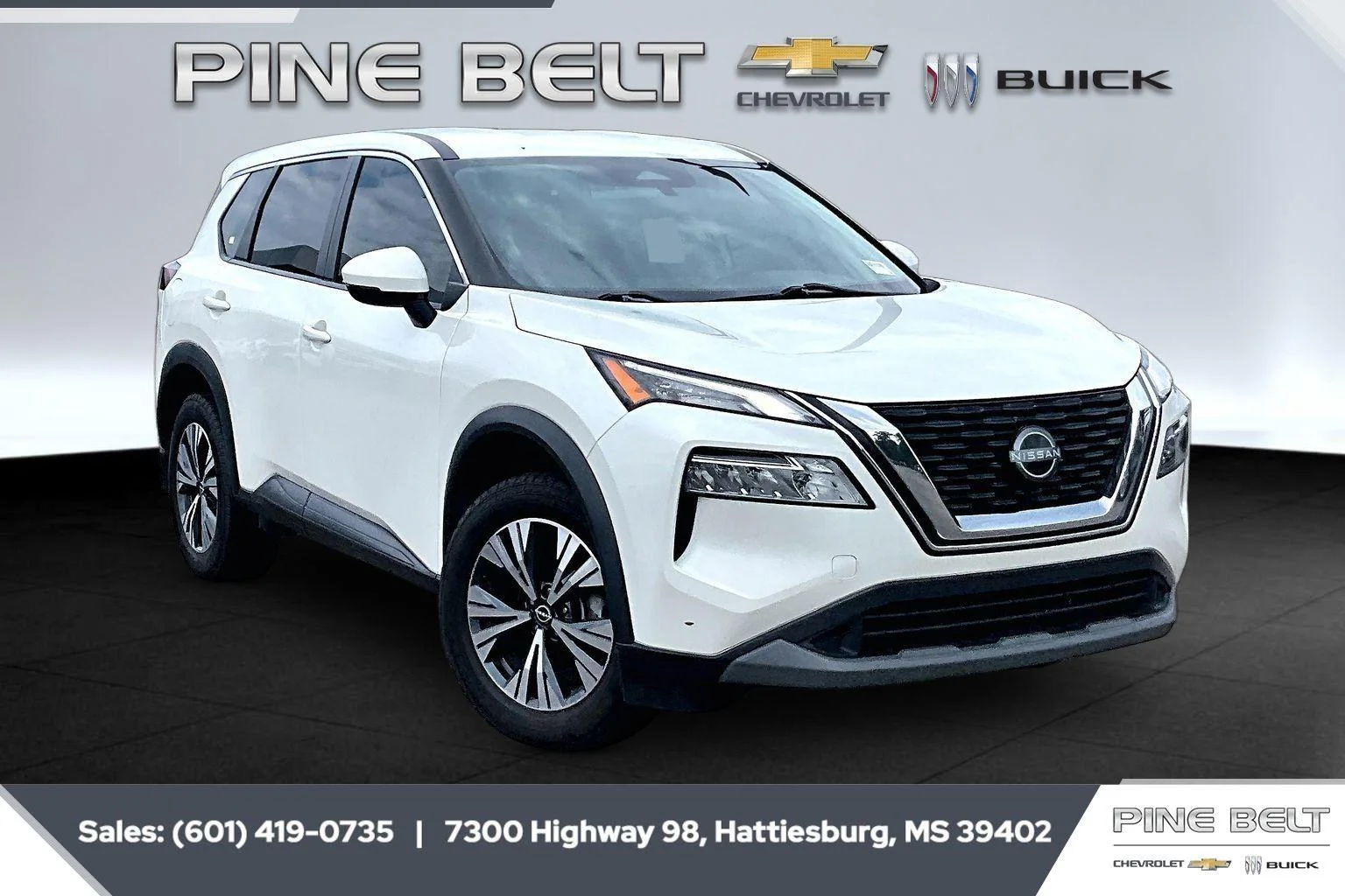 Used 2022 Pearl White Tricoat Nissan SV image 1