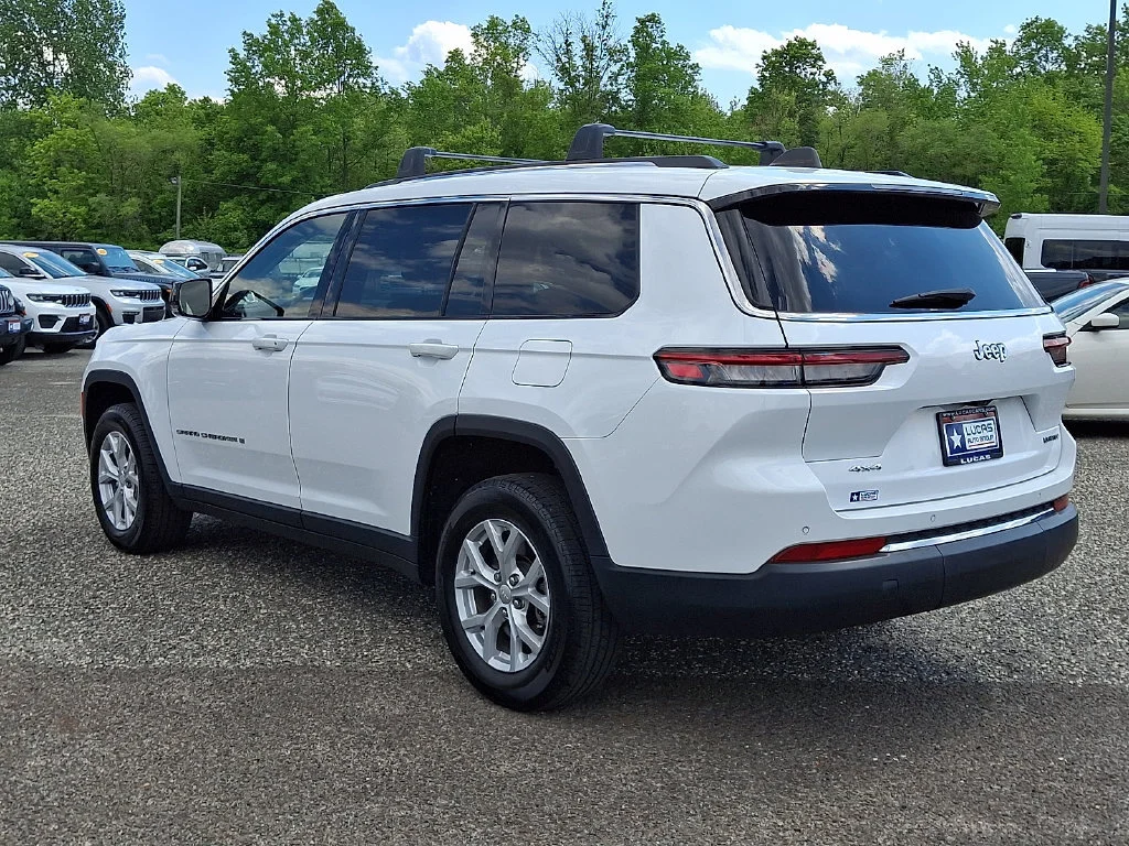 Used 2023 Bright White Clearcoat Jeep Limited image 8