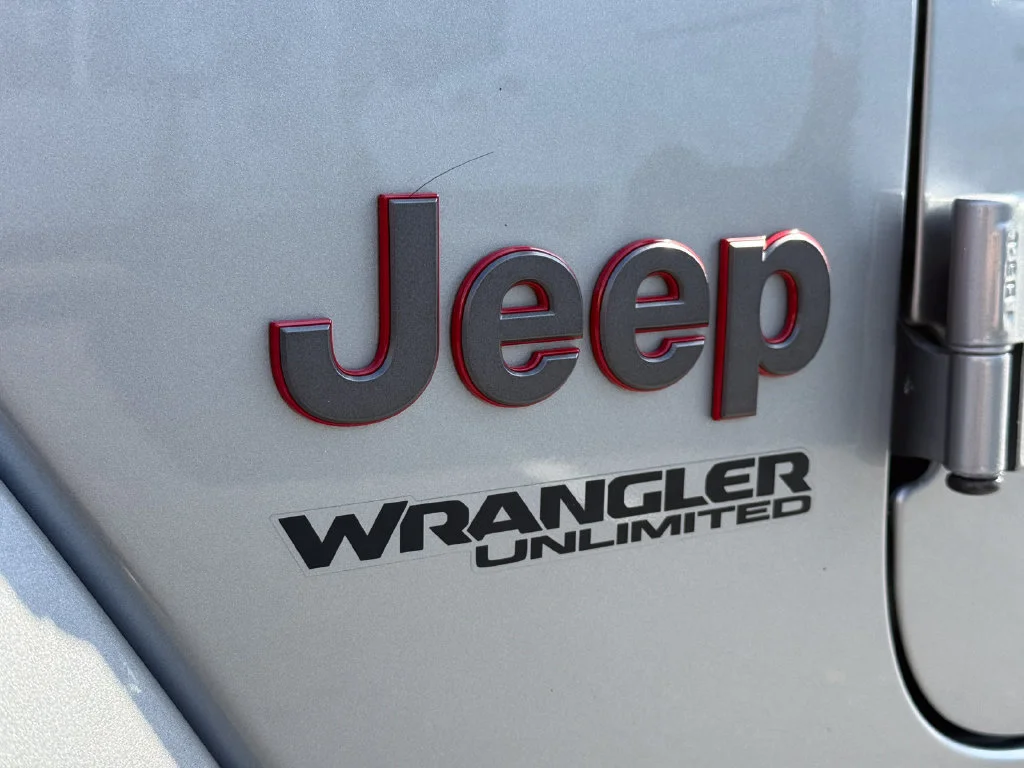 Used 2021  Jeep Unlimited Rubicon image 14