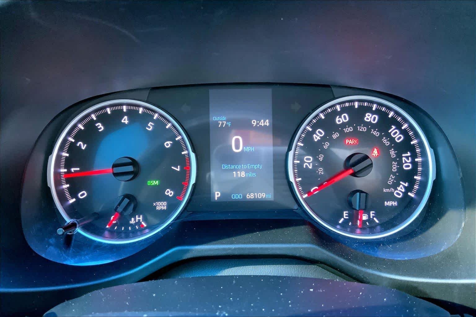 Used 2019 Lunar Rock Toyota XLE Premium image 26