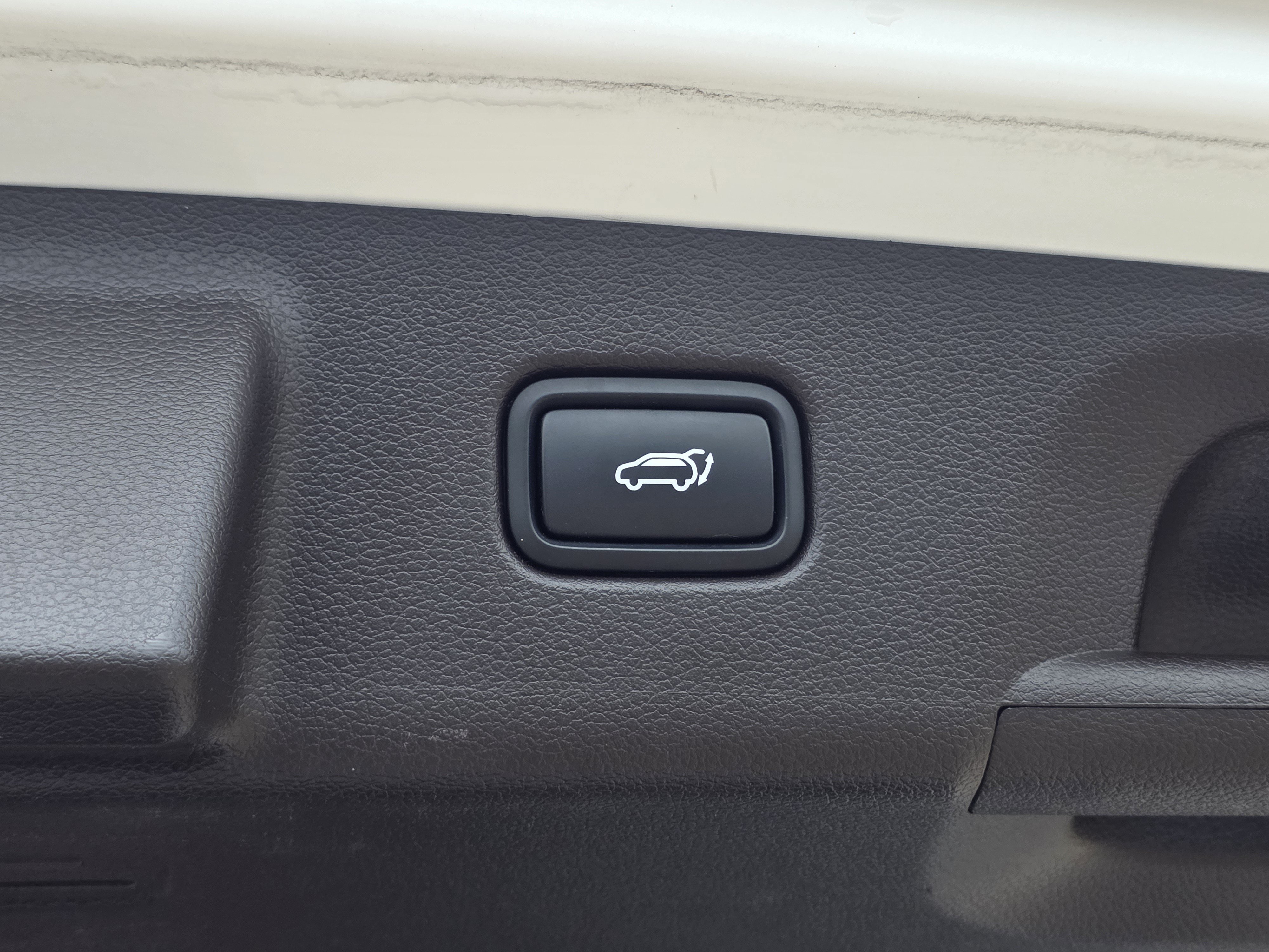 Used 2020 Hyper White Hyundai Limited image 34