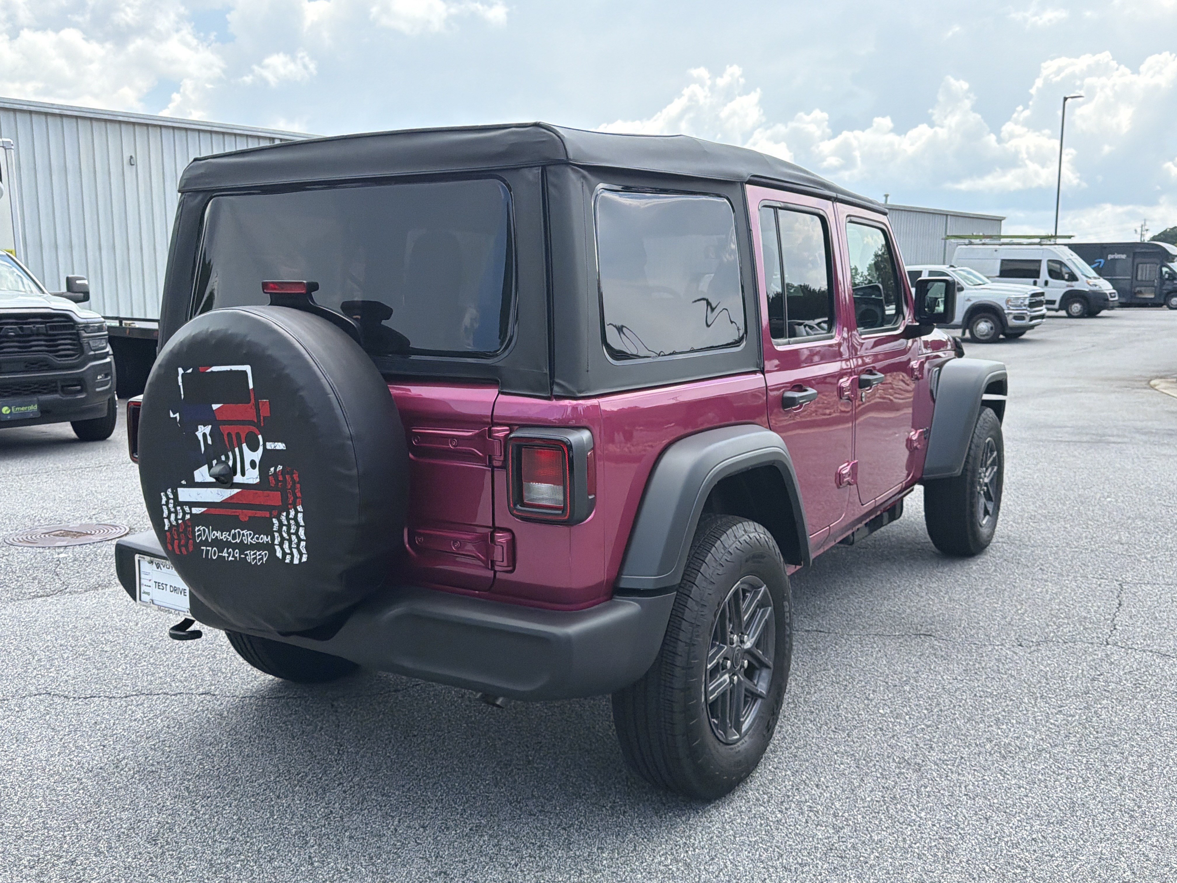 New 2026 Tuscadero Pearl-Coat Exterior Paint Jeep Sport image 8