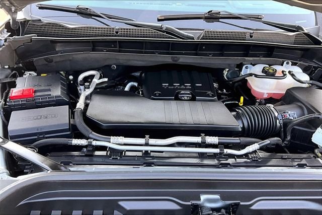 Used 2023 Silver GMC Elevation image 7