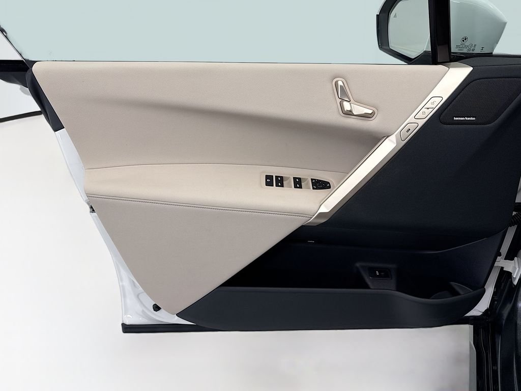 2026 BMW iX 60 - Photo 23