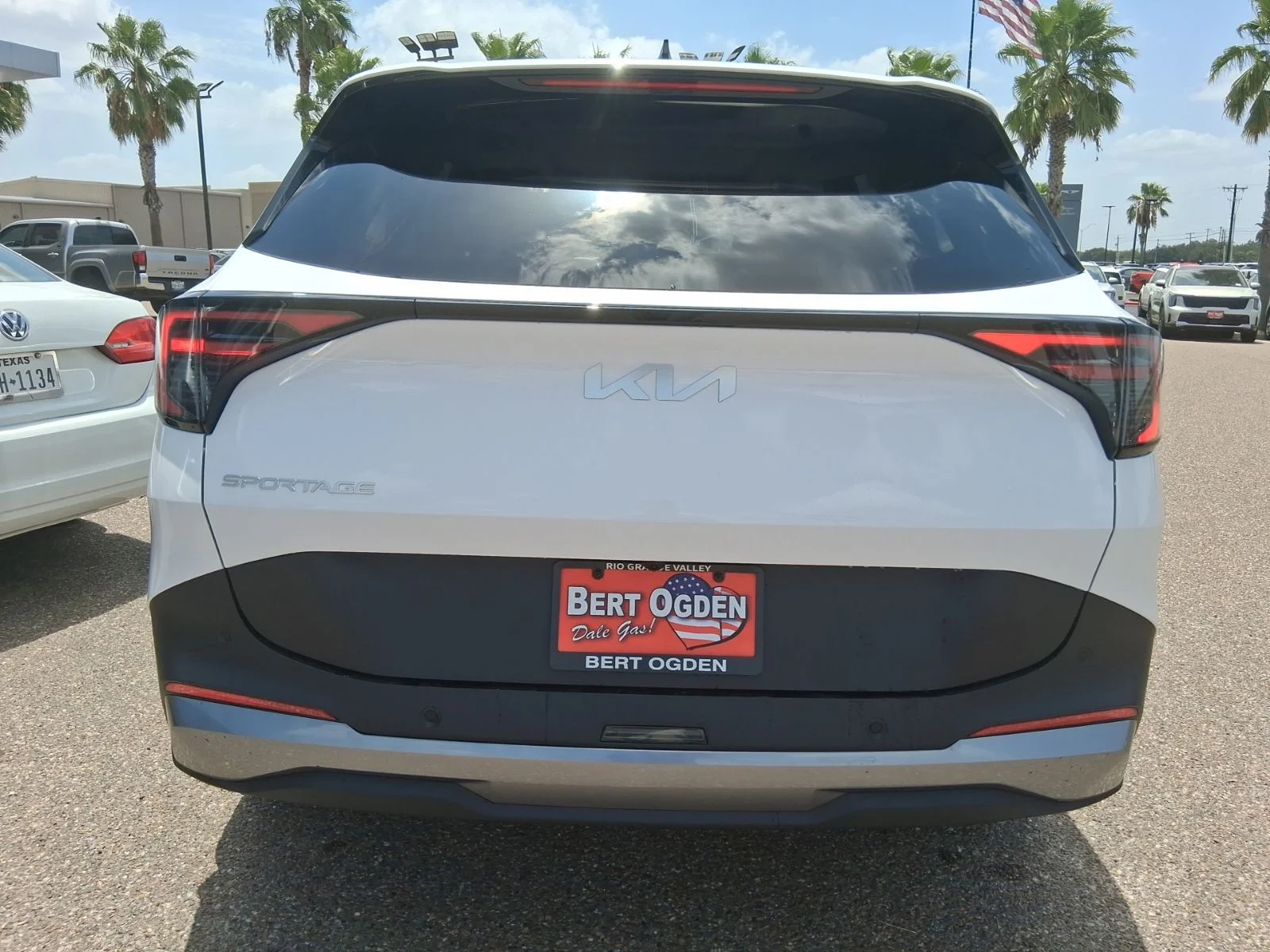 New 2026 White Kia EX image 5