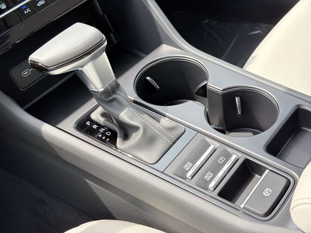 New 2026 White Hyundai SE image 48
