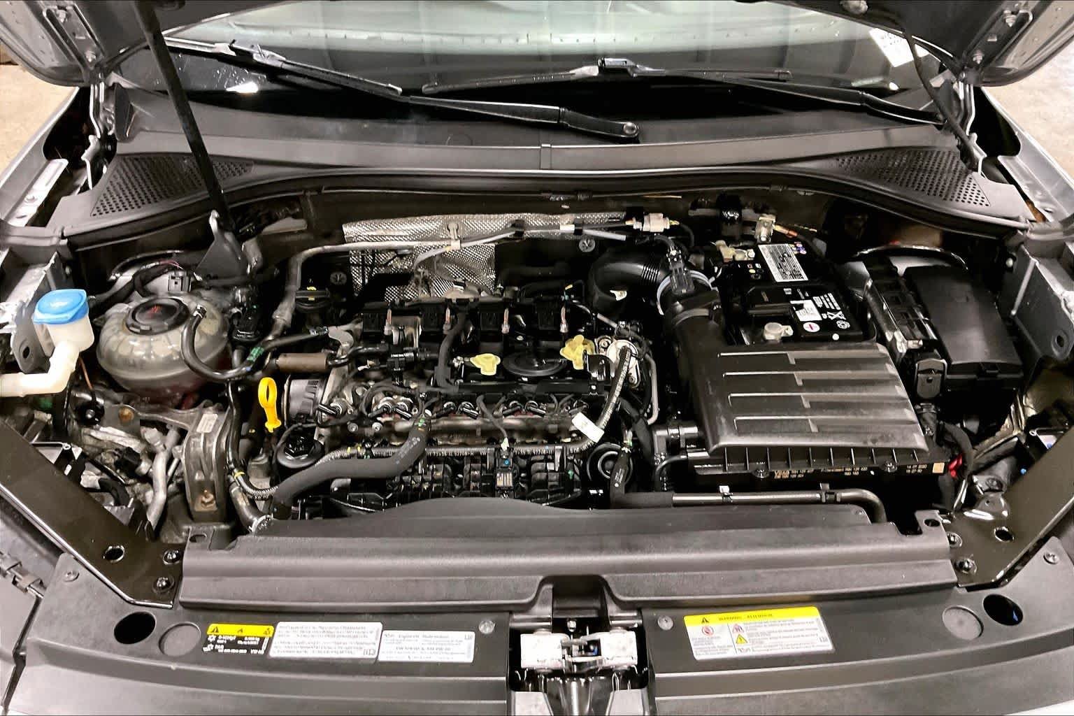 Used 2020 Pyrite Silver Metallic Volkswagen SEL Premium R-Line image 32