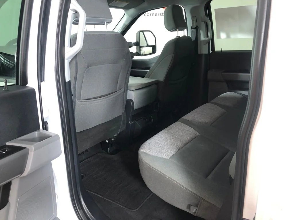 Certified Used 2025 Oxford White Ford XLT image 15
