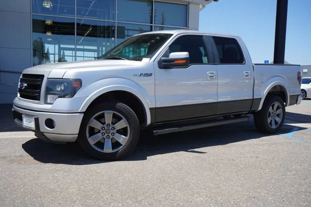 Used 2014  Ford XL image 4