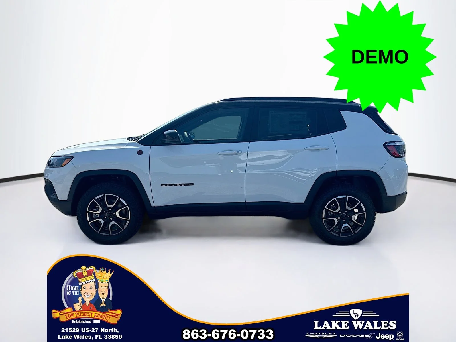 New 2026 Bright White Clear-Coat Exterior Paint Jeep Trailhawk image 3