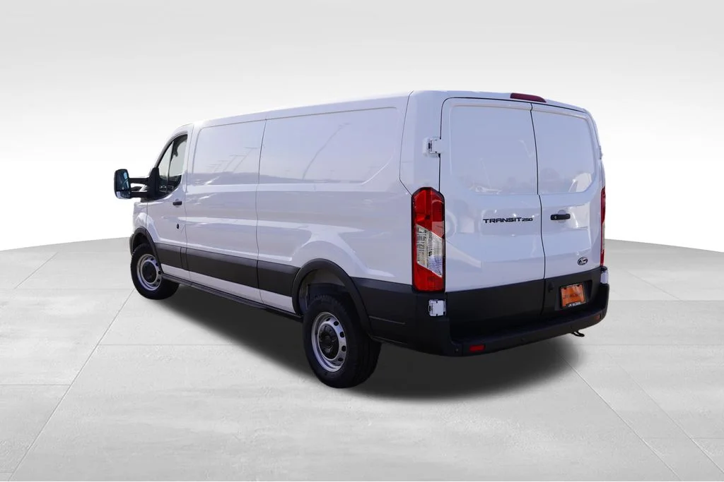 New 2026 Oxford White Ford Base image 7