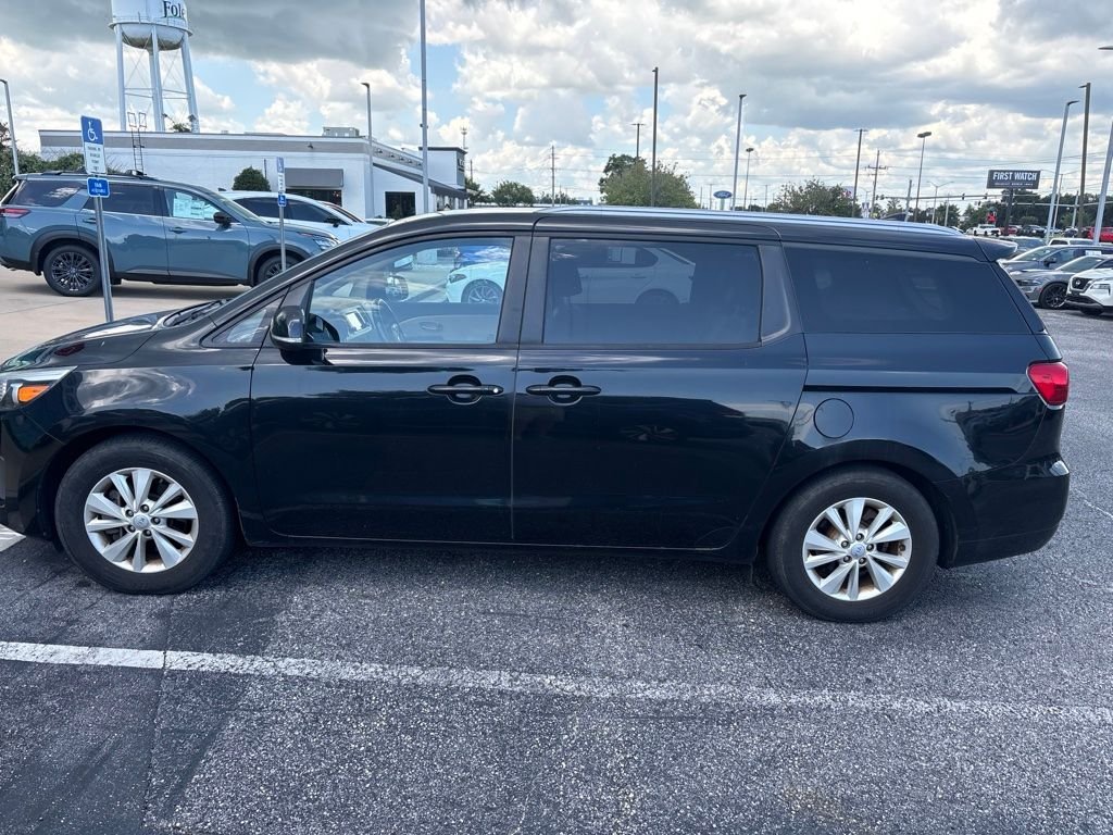 Used 2017 Black Kia LX image 2