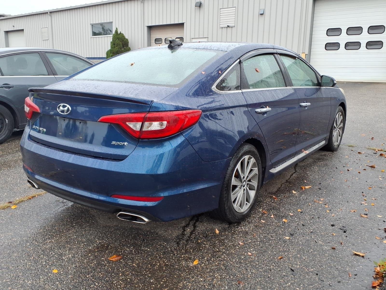 Used 2016 Lakeside Blue Hyundai 2.4L Sport image 5