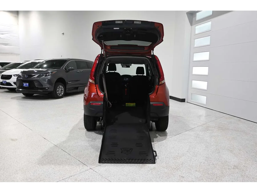 Used 2020 RED Kia LX Mobility Handicap Van image 17