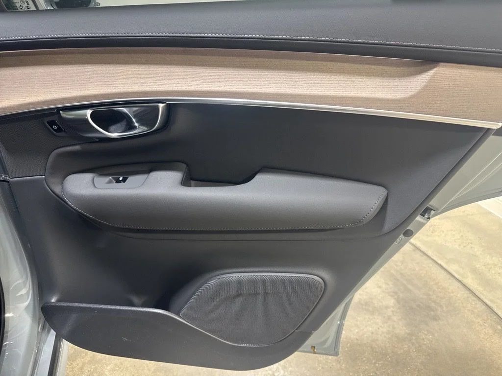 New 2026 Gray Metallic Volvo T8 Plus image 23