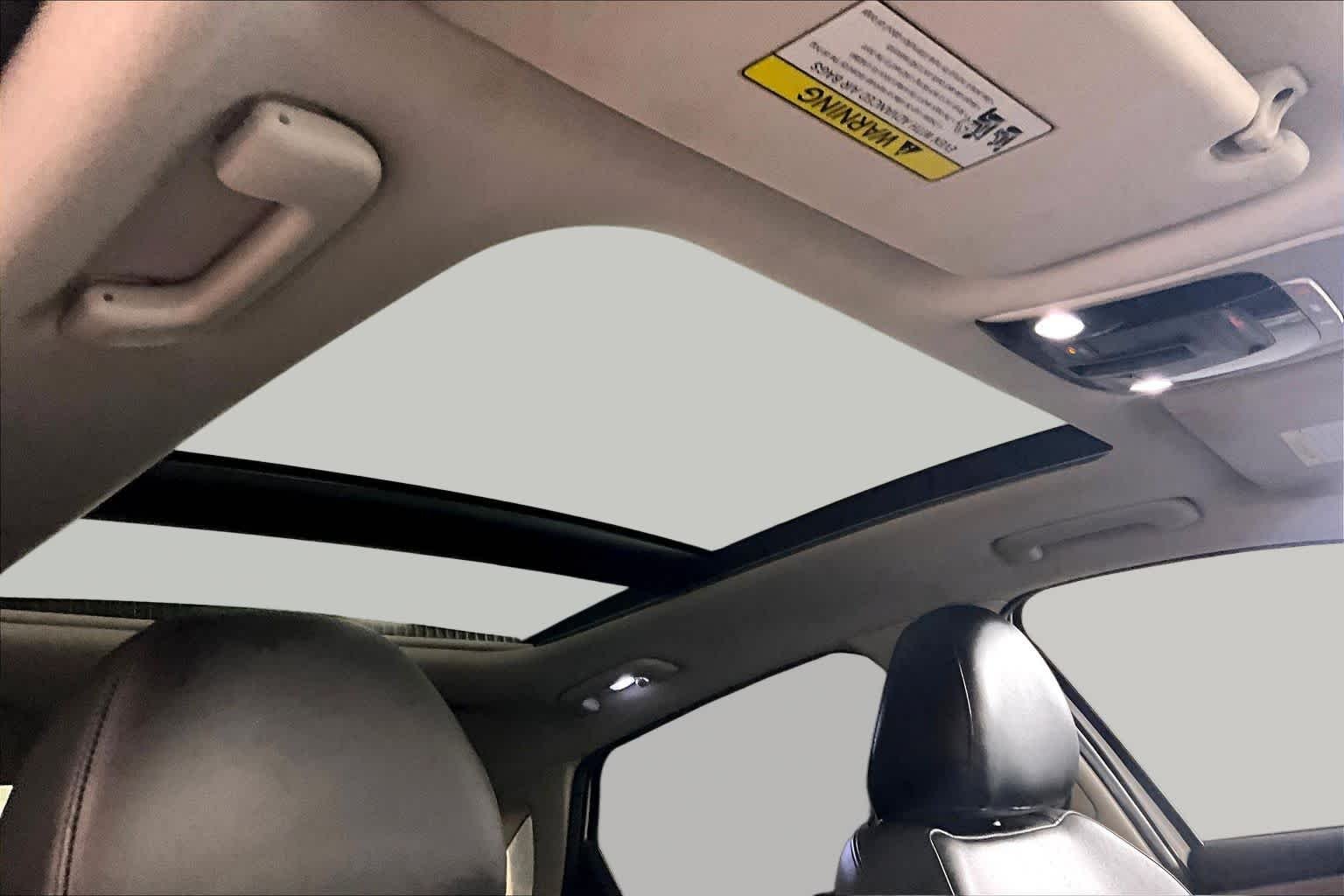 Used 2022 Glacial White Pearl Kia EX image 12