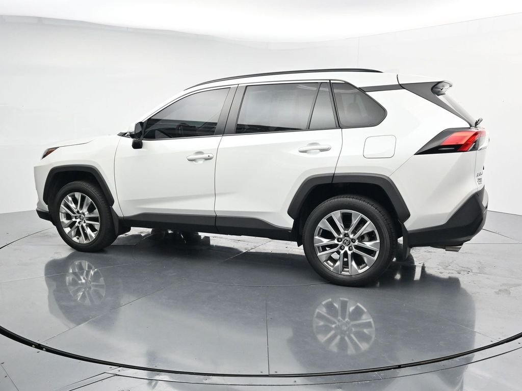 Used 2024 Beige Toyota XLE Premium image 5