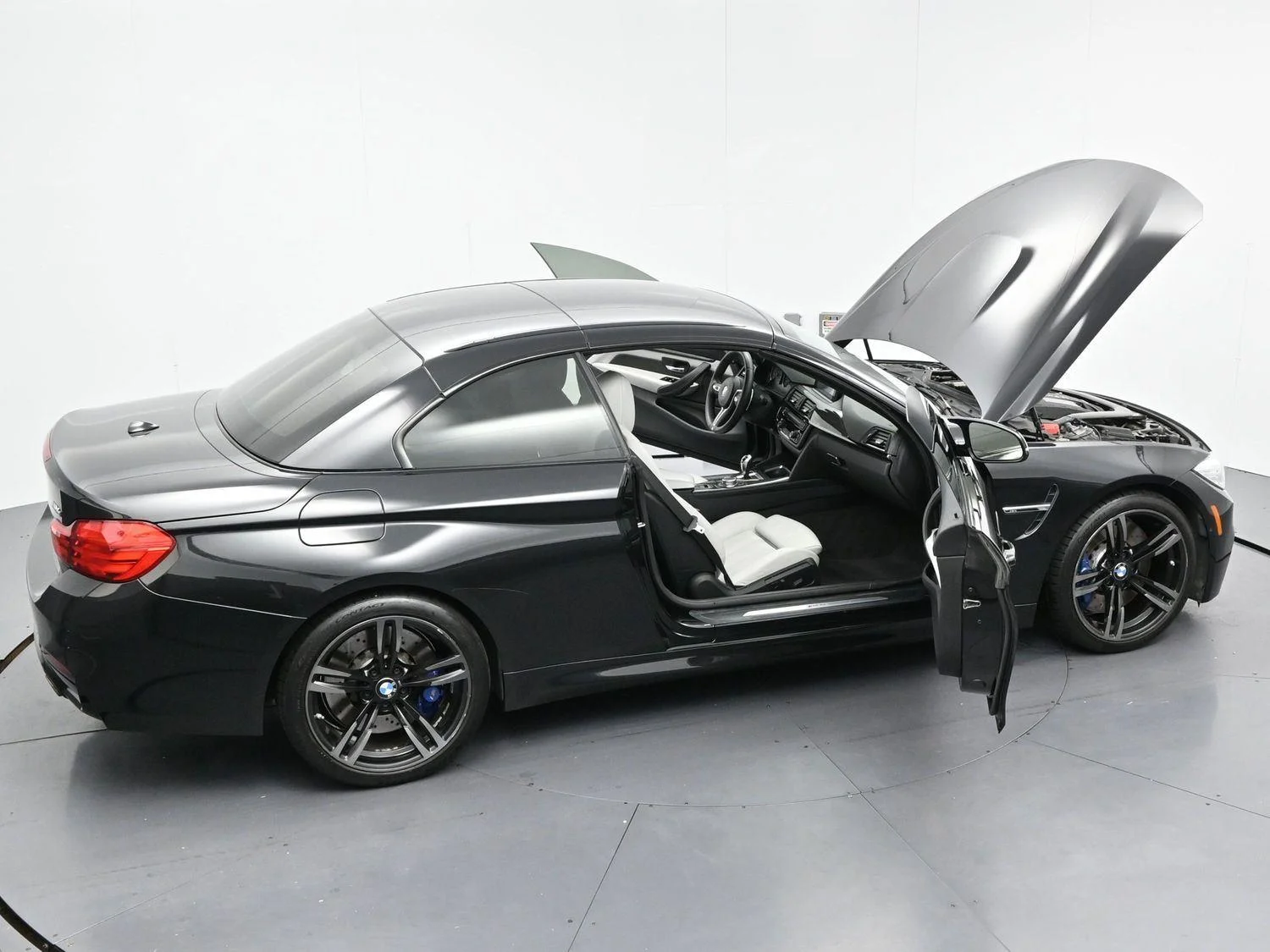 Used 2015 Black Sapphire Metallic BMW M4 image 39