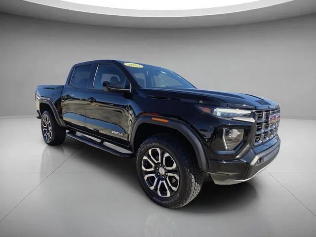 Used 2023 Onyx Black GMC 4WD AT4 image 7