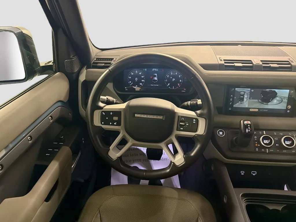 Used 2020 Tasman Blue Metallic Land Rover S image 21