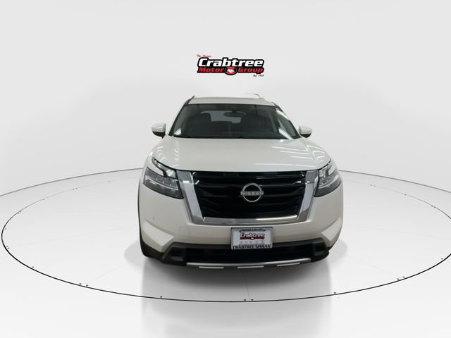 Used 2023 White Nissan SL image 2