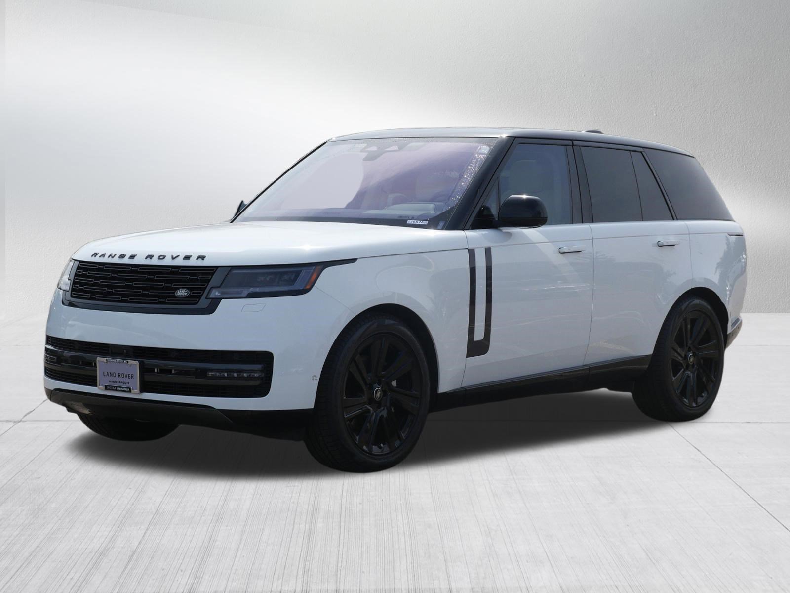 2023 Land Rover Range Rover 3.0 SE SWB's photo
