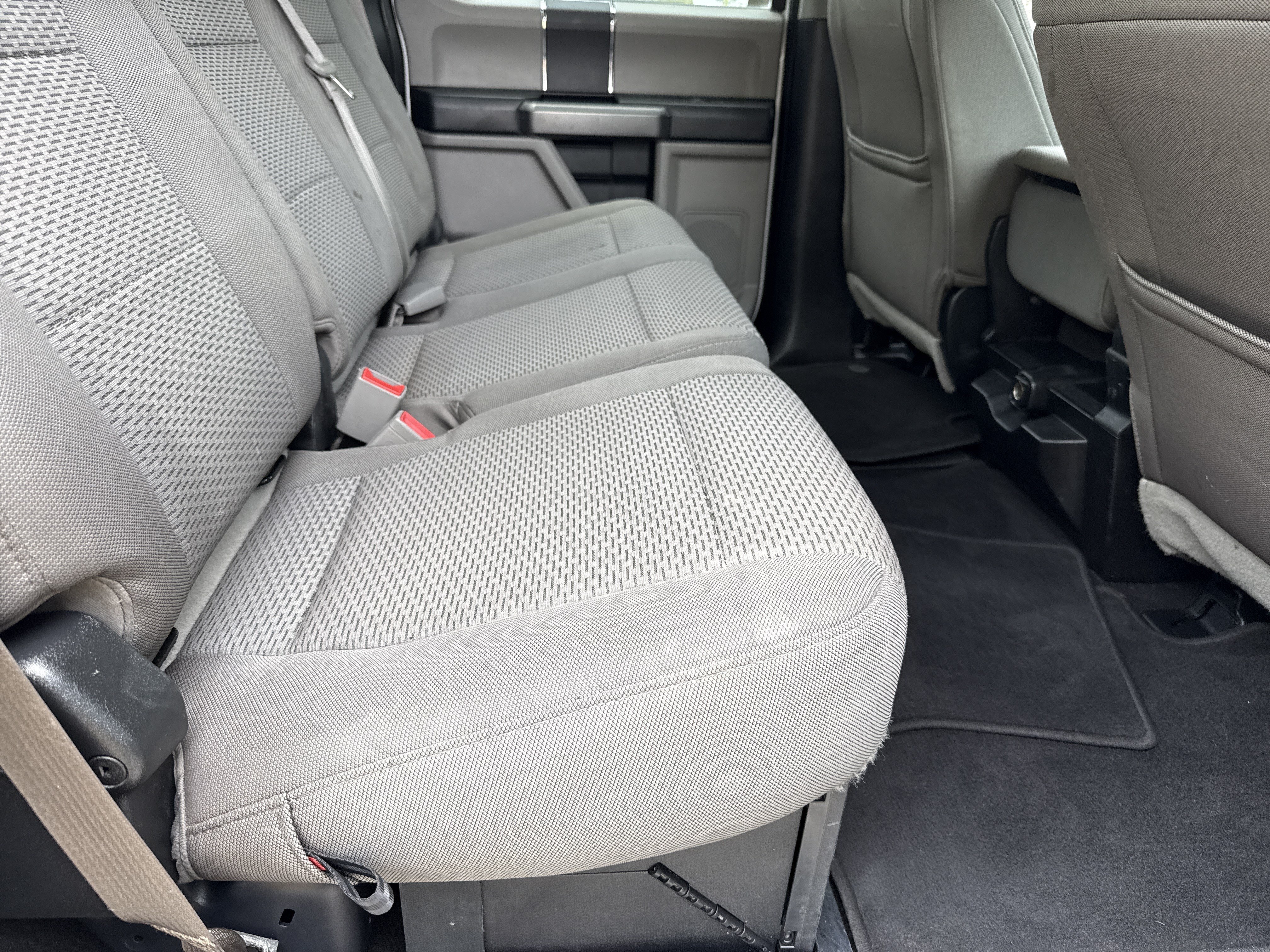 Used 2019 Oxford White Ford XLT image 16