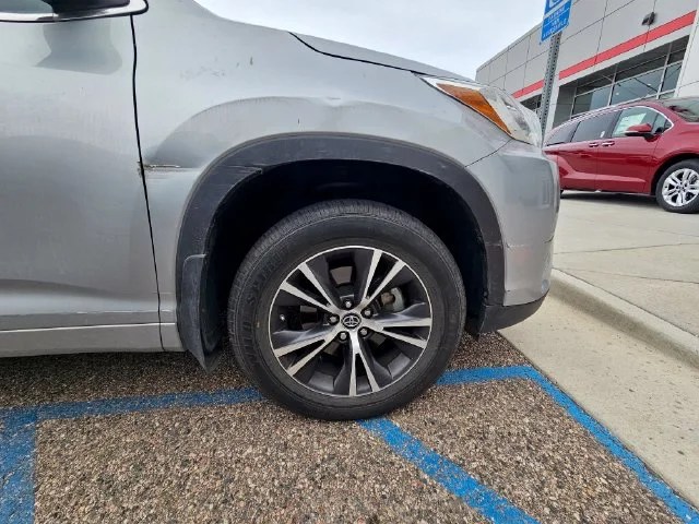 Used 2018 Celestial Silver Metallic Toyota LE Plus image 24