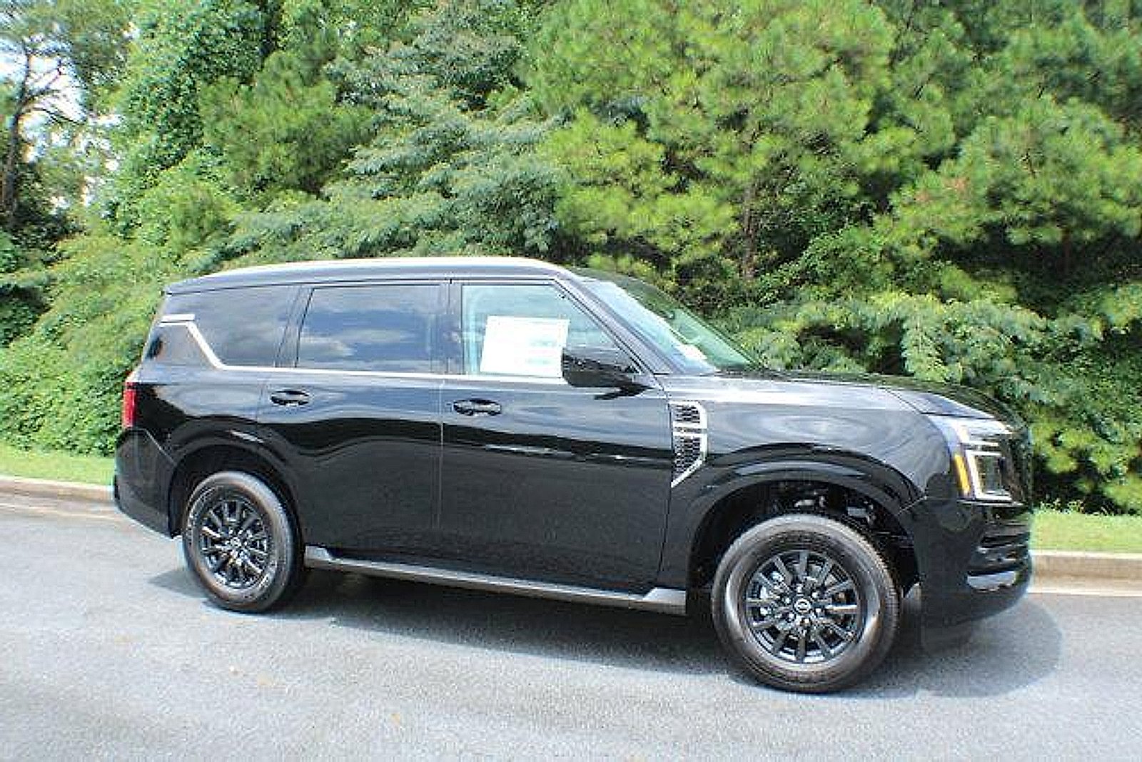 2025 Nissan Armada SV 4X4's photo