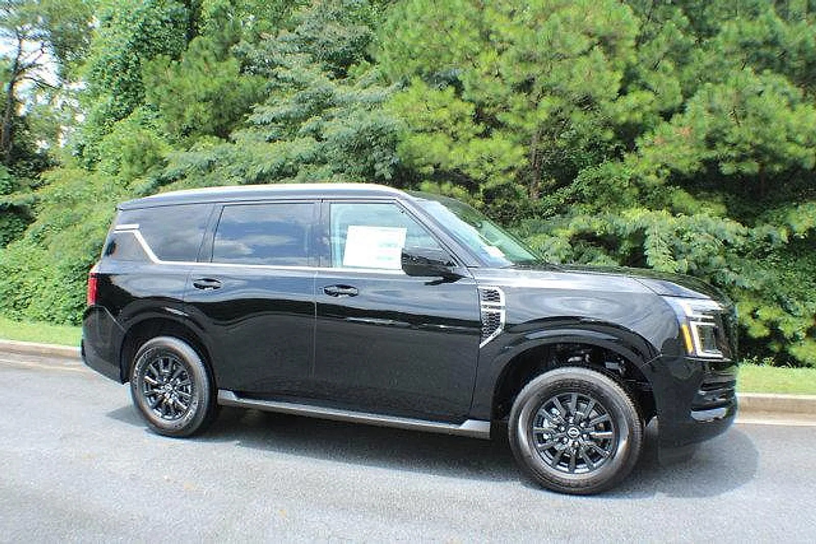 2025 Nissan Armada SV 4X4's photo
