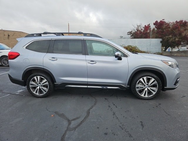 2022 Subaru Ascent Touring photo 2