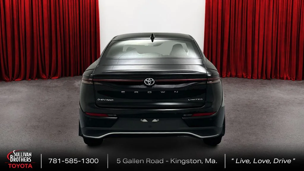 2026 Toyota Crown Limited - Photo 6