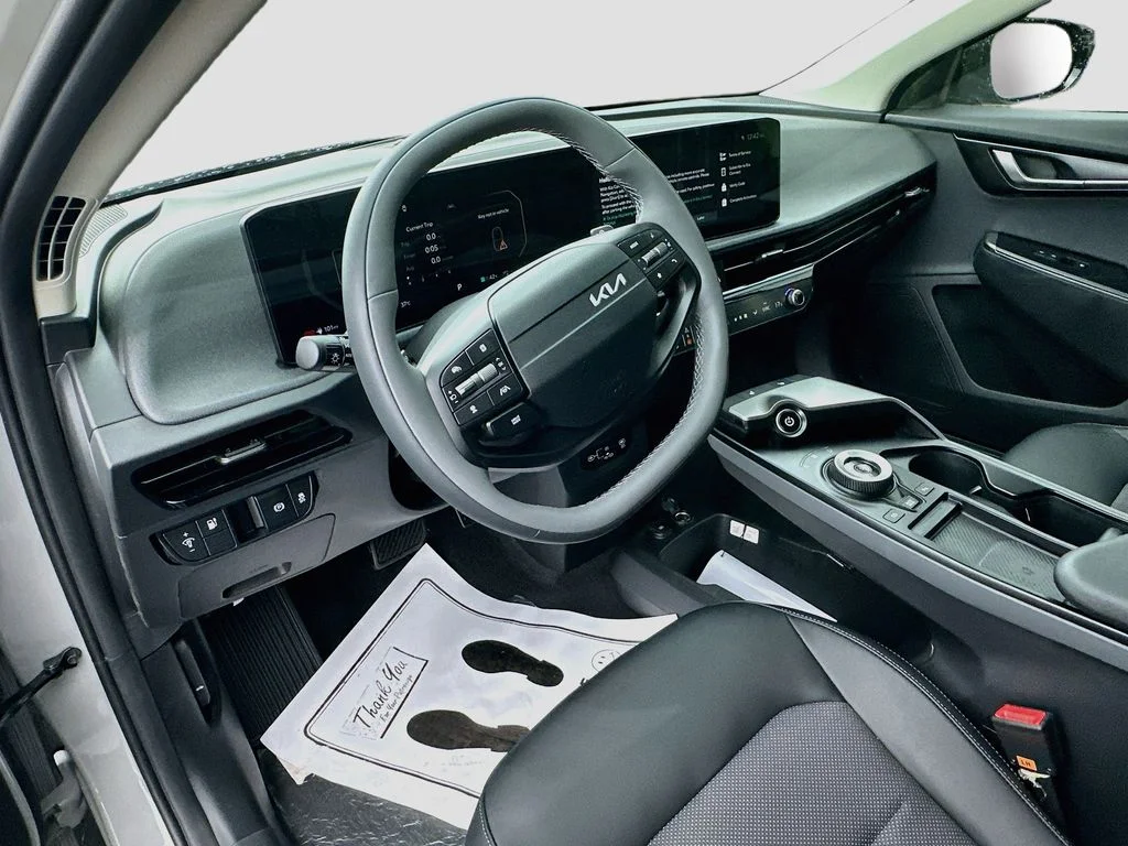New 2026 Wolf Gray Kia LIGHT image 9