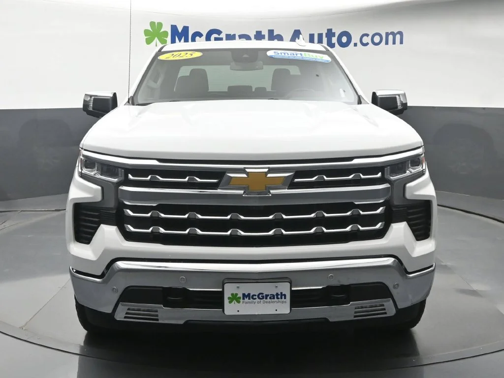 Used 2025 White Chevrolet LTZ image 6