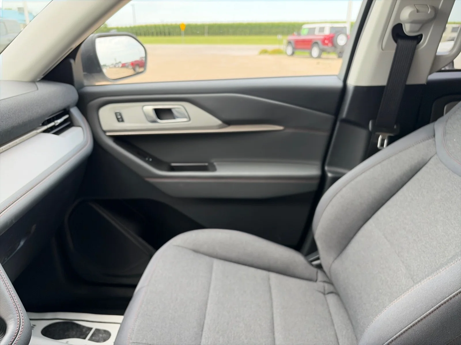 New 2026 Star White Metallic Tri-Coat Ford Active 100A image 18