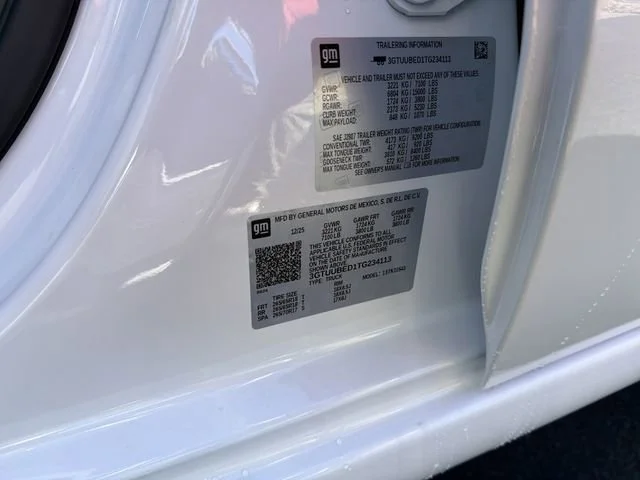 New 2026 Summit White GMC SLE image 36