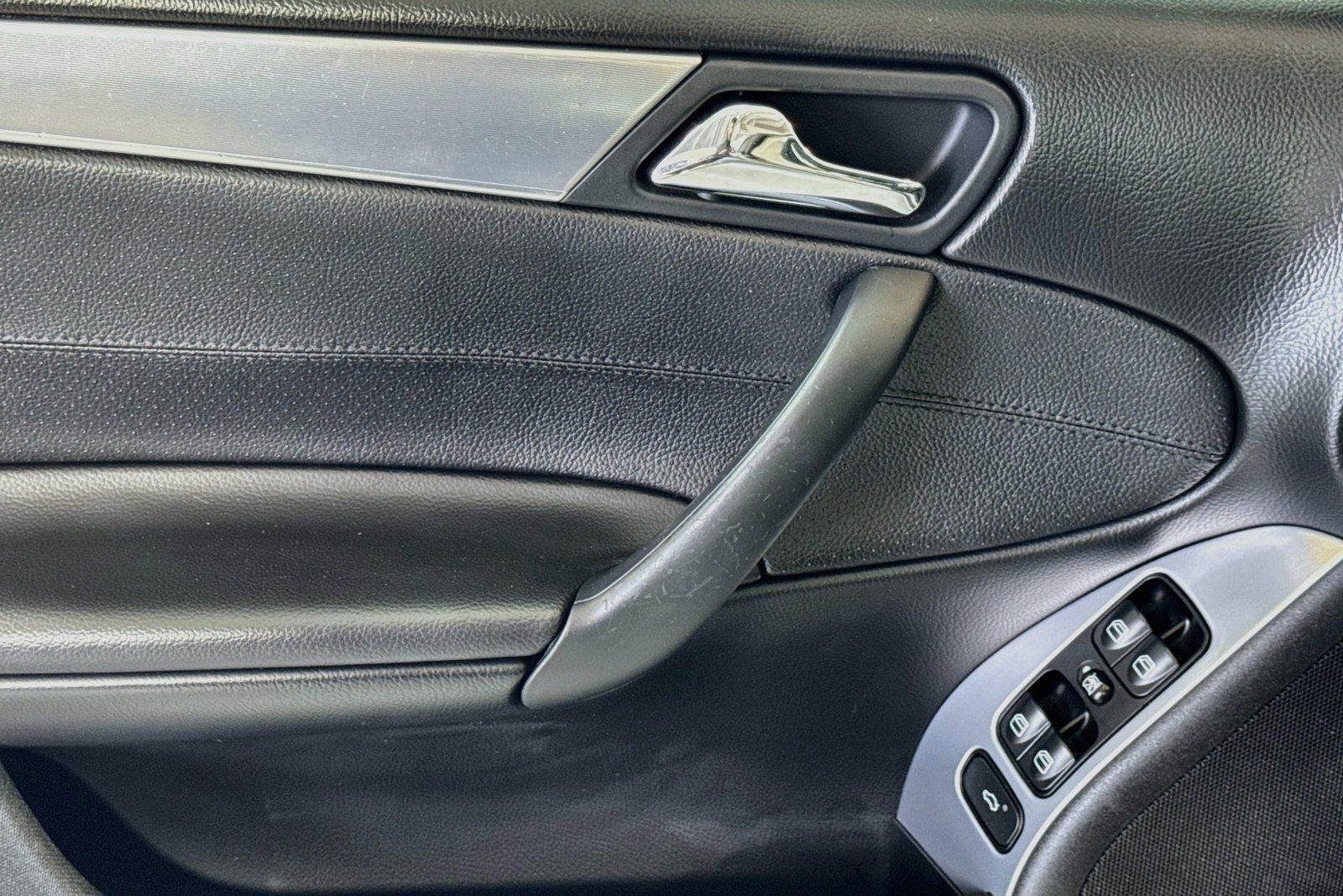Used 2005 Gold Mercedes-Benz 1.8L image 15