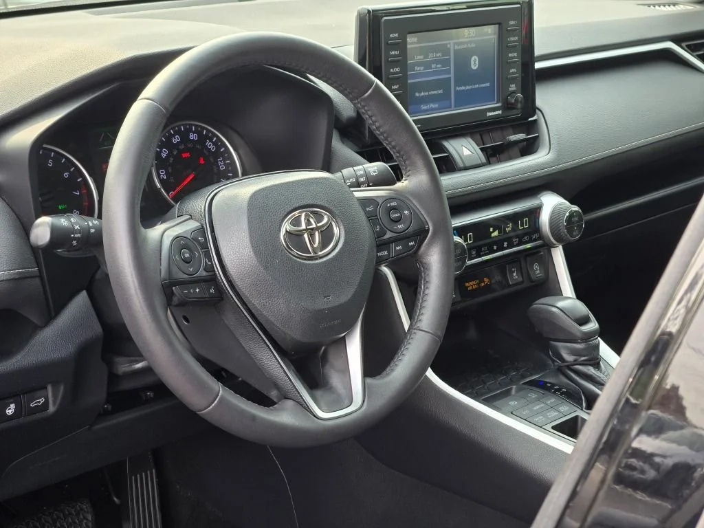 Used 2020 Black Toyota XLE image 23
