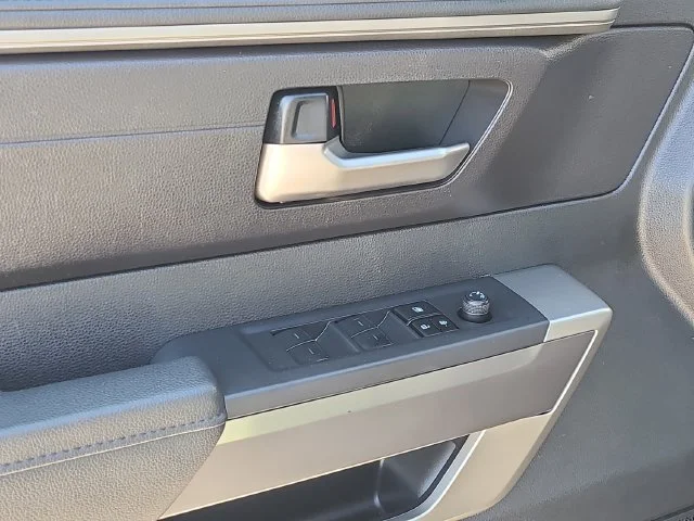 Used 2023  Toyota SR5 image 19